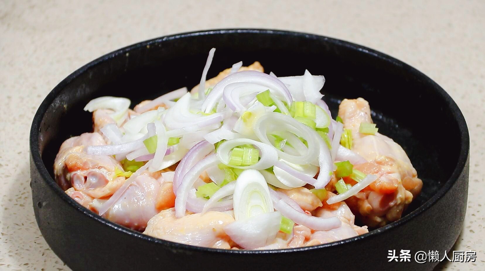 用炸鸡裹粉做脆皮炸鸡的方法,怎么做炸鸡让人吃了还想吃