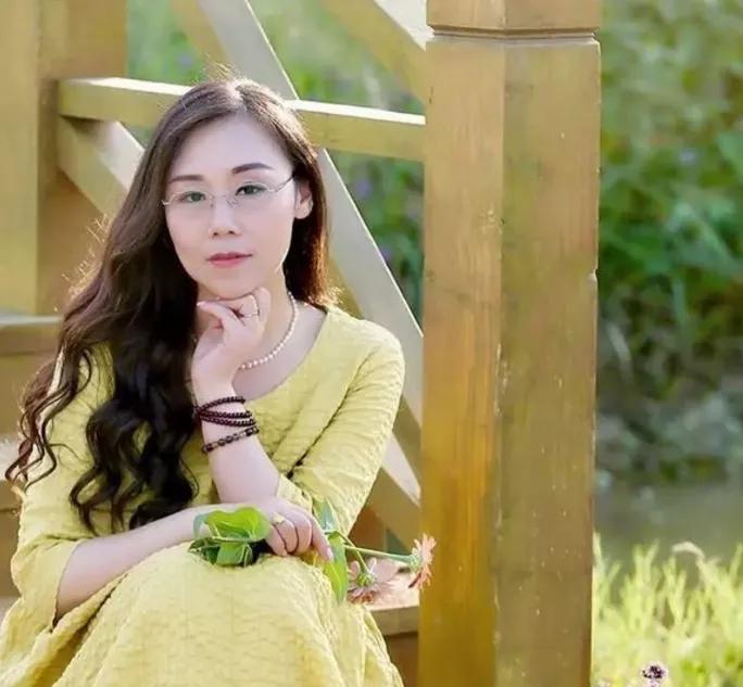 胭脂茉莉｜一首现代禅诗的空间艺术——浅析印清诗歌《经咒》