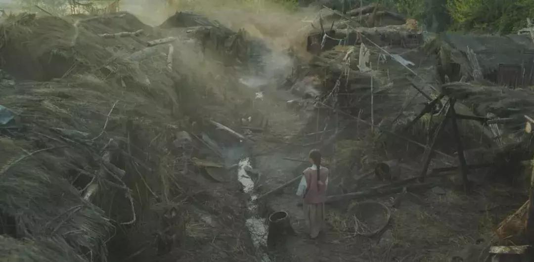 美剧打僵尸片段,前几年有个特别火的僵尸美剧