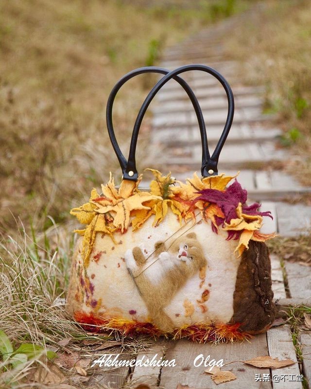 适合羊毛大衣的包包,羊毛毡包高颜值冬天背好看吗