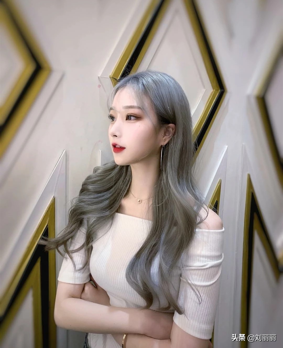 为什么染灰色一定要先漂头发