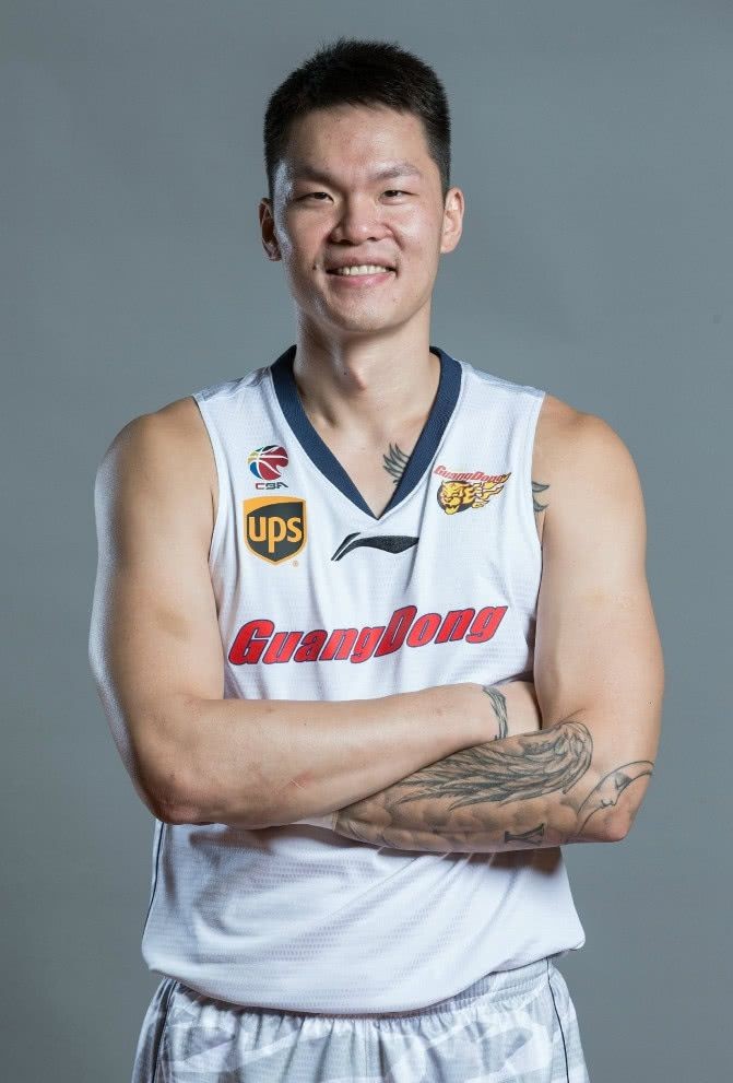 揭秘朱芳雨与现任妻子的恩爱秘密,朱芳雨三次婚姻