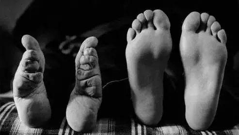 古代除了缠足还有哪些陋习,妇女缠足的陋习从哪个朝代开始