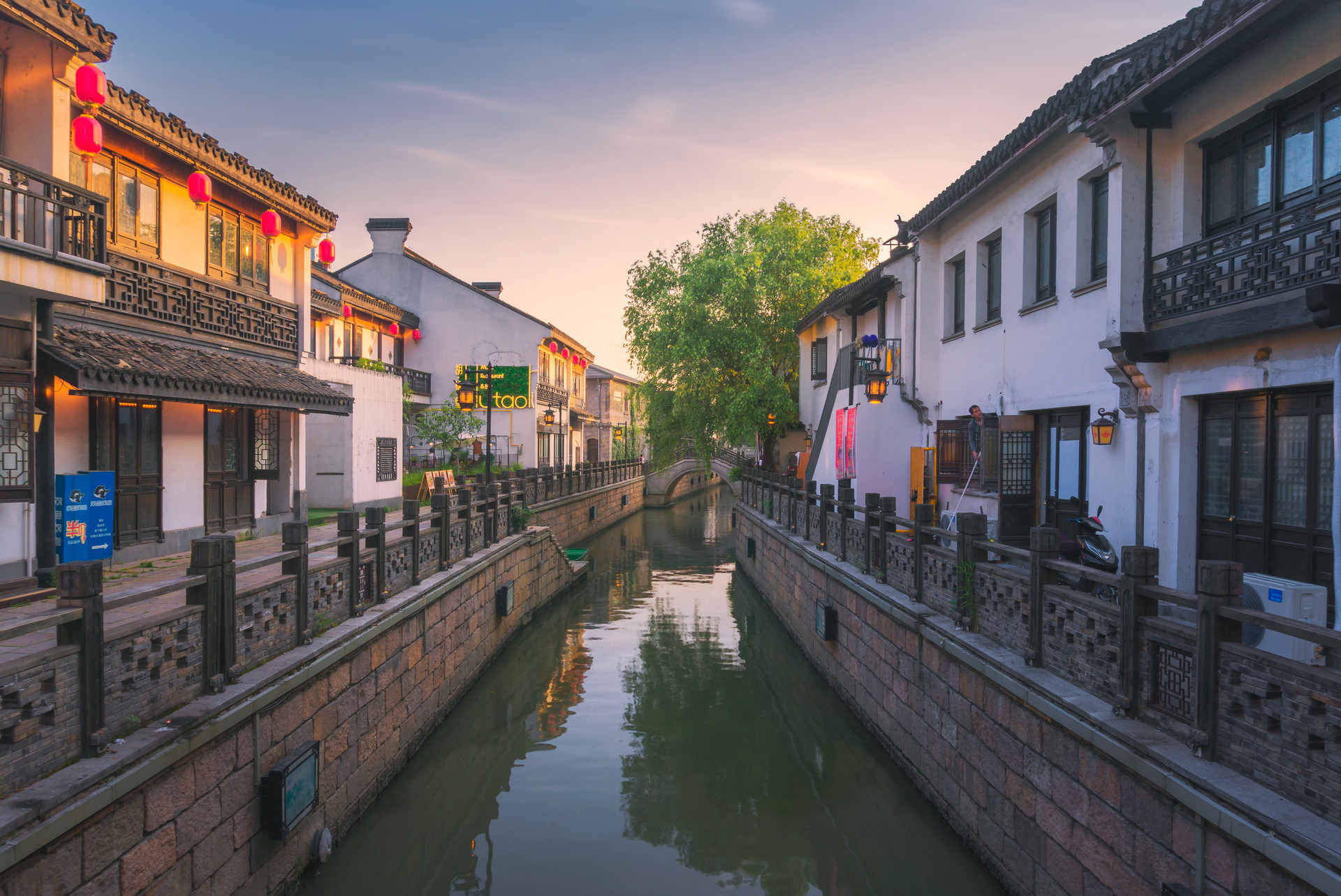 浜旀湀榛勬澶╀笁鏄熺櫧鍏板湴,涓夋槦鐧藉叞鍦颁簲鏈堥粍姊呭ぉ