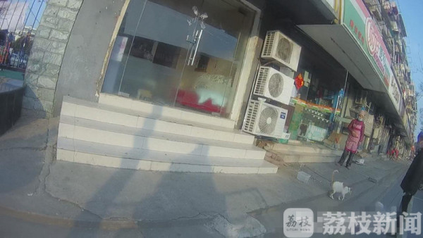 这个锁匠被罚了!警方防疫封的门,他竟去帮人家开锁