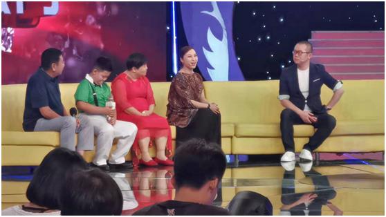 歌手白雪倾力相助《幸福来敲门》视障男孩勇敢追梦用音乐治愈脑瘫