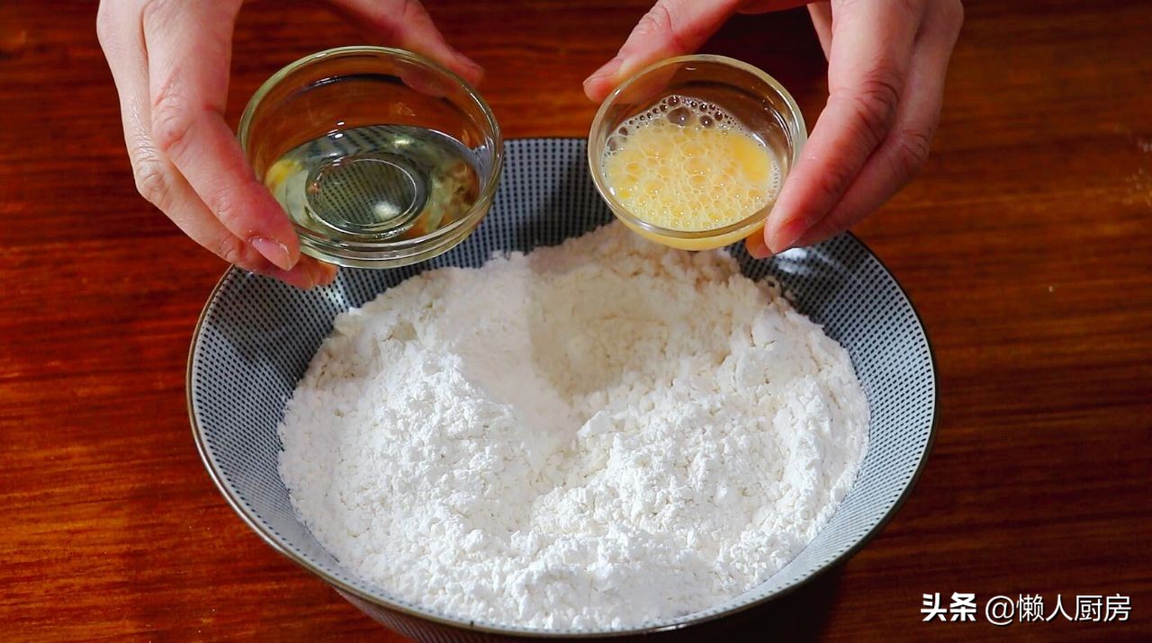 6两面粉多少克白糖和水,6两面粉用多少水
