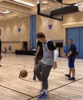 独行侠东契奇为核心,独行侠队内训练东契奇