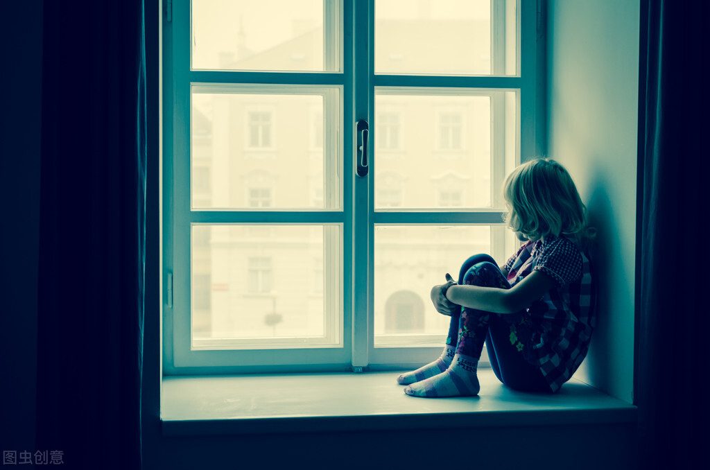 小孩子因为漏尿被妈妈打,6岁女童被亲妈打伤