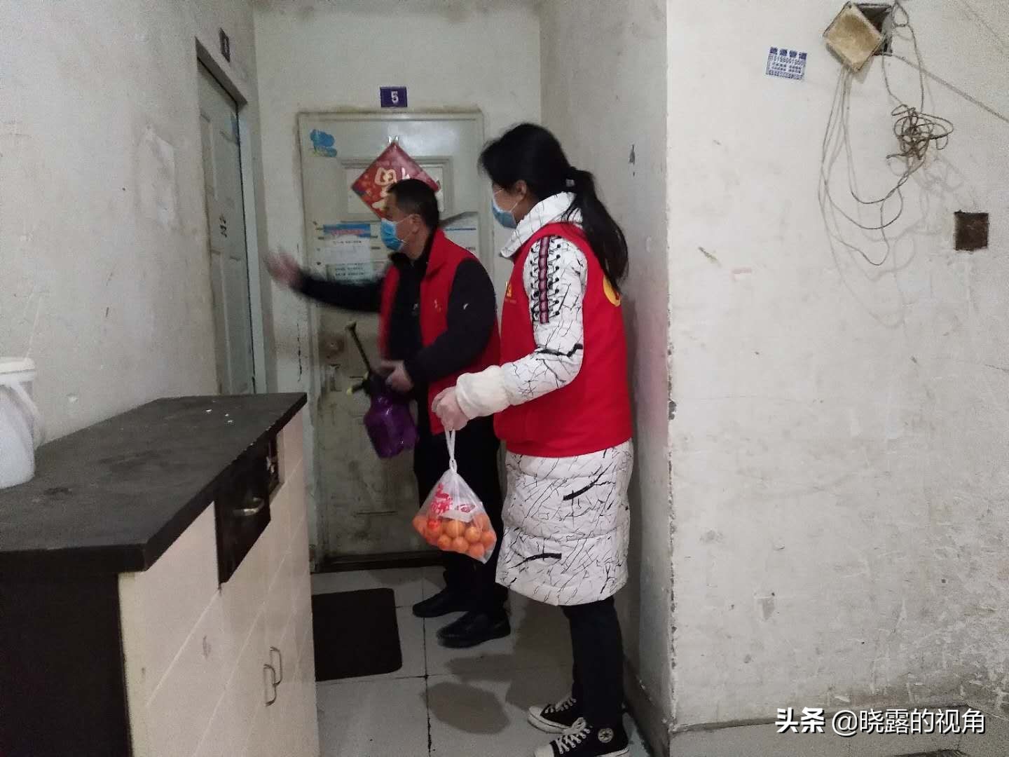 十陵战疫先锋｜百米之外就是家，她却很难回一次