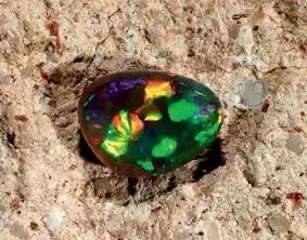 欧泊是矿物吗,欧泊是什么矿物