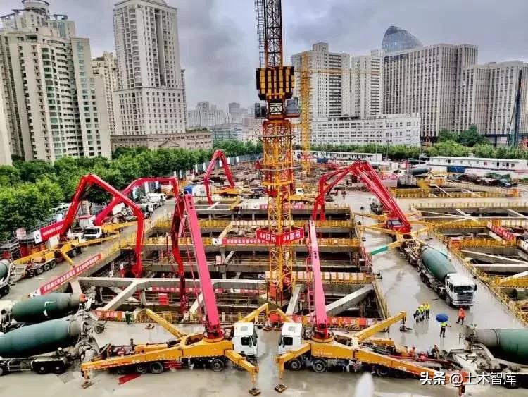 浦西第一高楼底板浇筑,浦西第一高楼什么时候完工