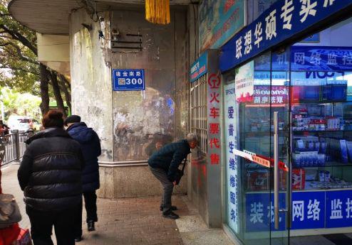 火车站代售点代售员,火车站代售点出票员工作靠谱吗