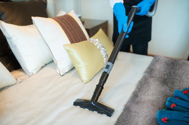 床单油渍变黄怎么洗,美容油渍床单如何洗