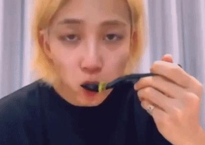 刘雨昕面膜特效,刘雨昕不遮痘