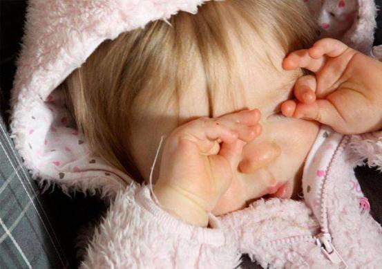 5个最易伤害儿童眼睛的坏习惯,家长们不要忽视了孩子的眼睛健康