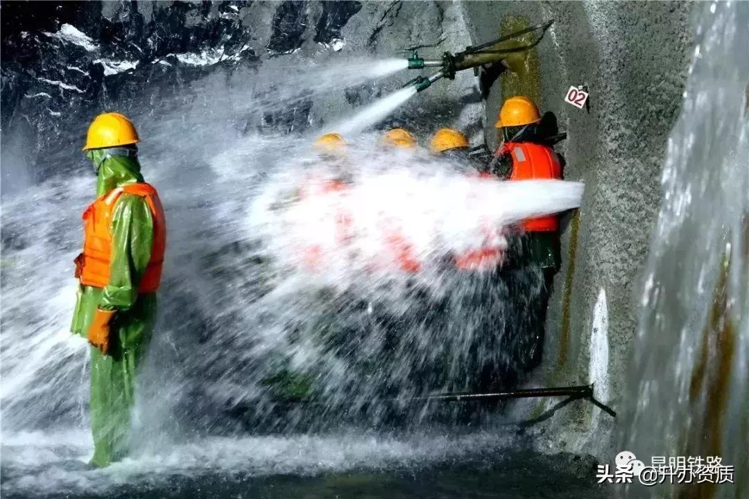 中国耗时最长至今尚未完工的隧道,中国最长的隧道双螺旋隧道