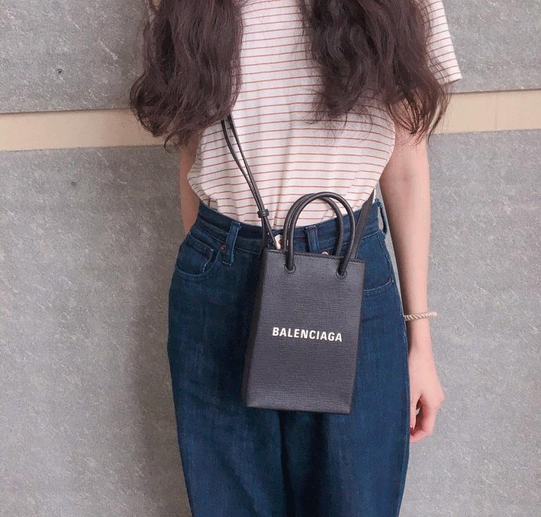 balenciaga手机包价格,balenciaga手机壳不包镜头