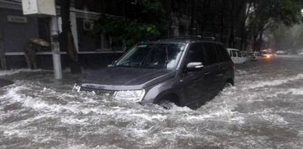 安全驾驶技巧避开陷阱的有效方法,8个实用的安全驾驶技巧