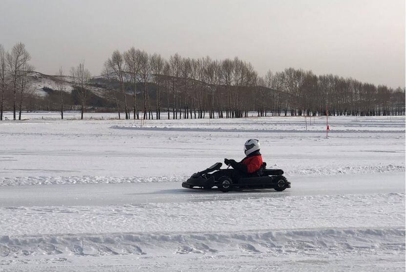 保时捷911turbos漂移,保时捷panamera雪地模式怎么开