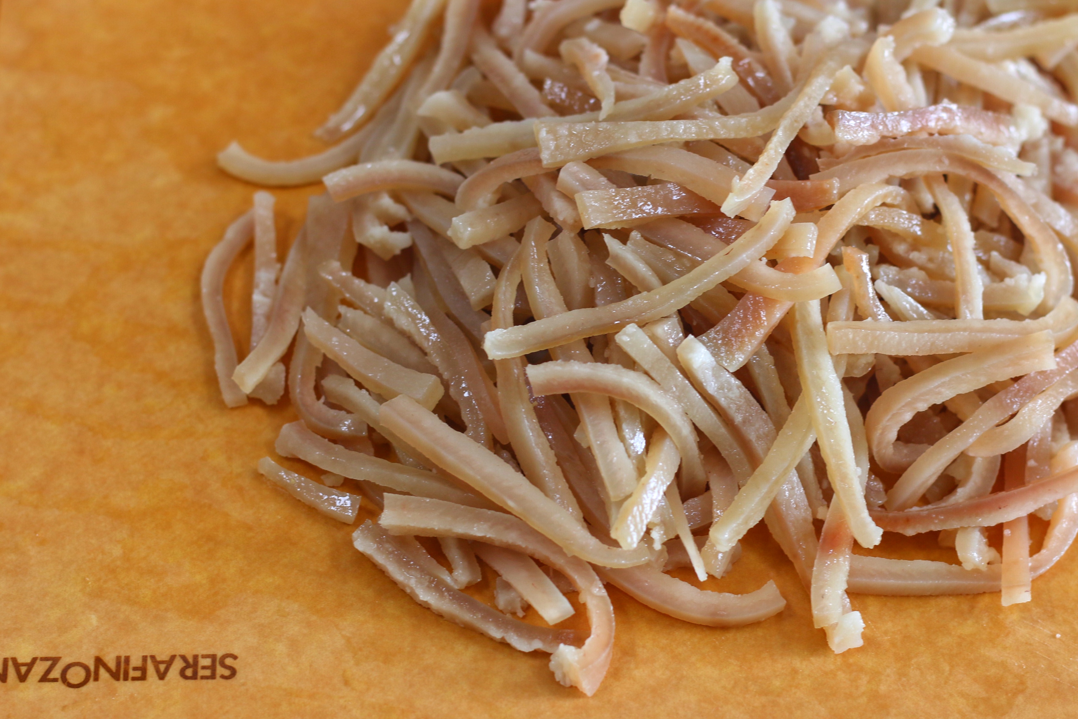 熬皮冻时什么时候加食用胶,熬皮冻要清冻