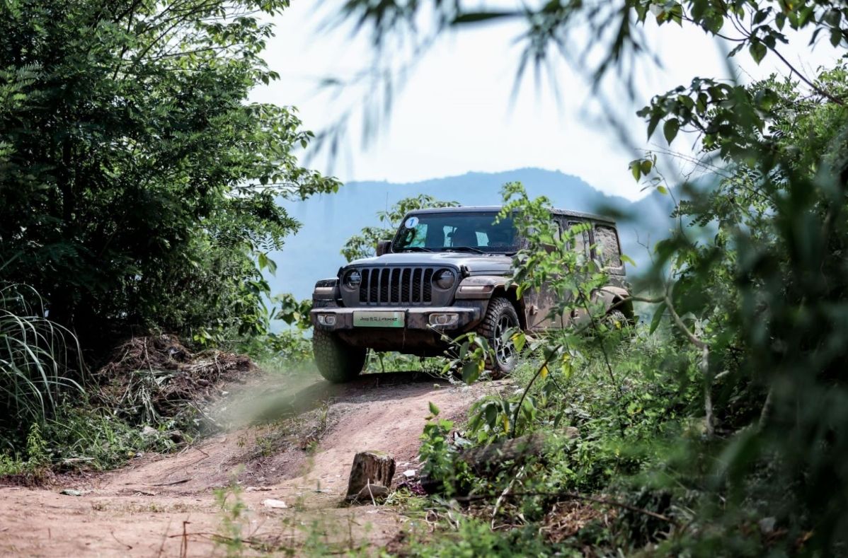 牧马人跑赛道用几驱,牧马人公路性能