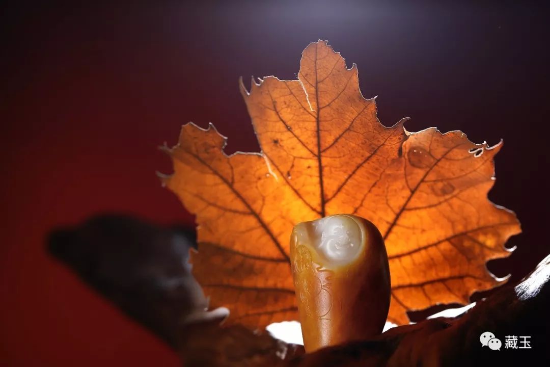 属虎女士戴玉佛好不好,女士戴玉佛还是玉如意