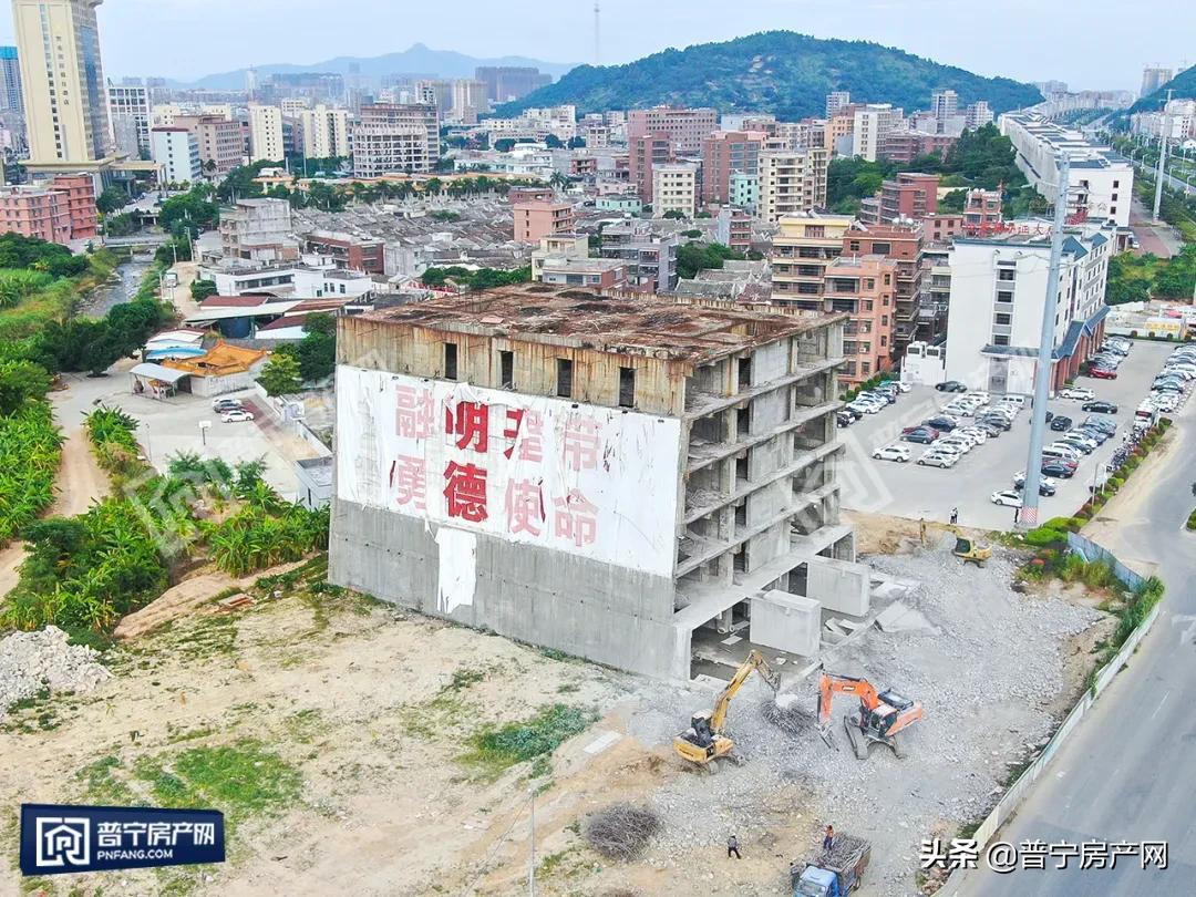 普宁商业街门楼原效果图,普宁大道以前的门楼