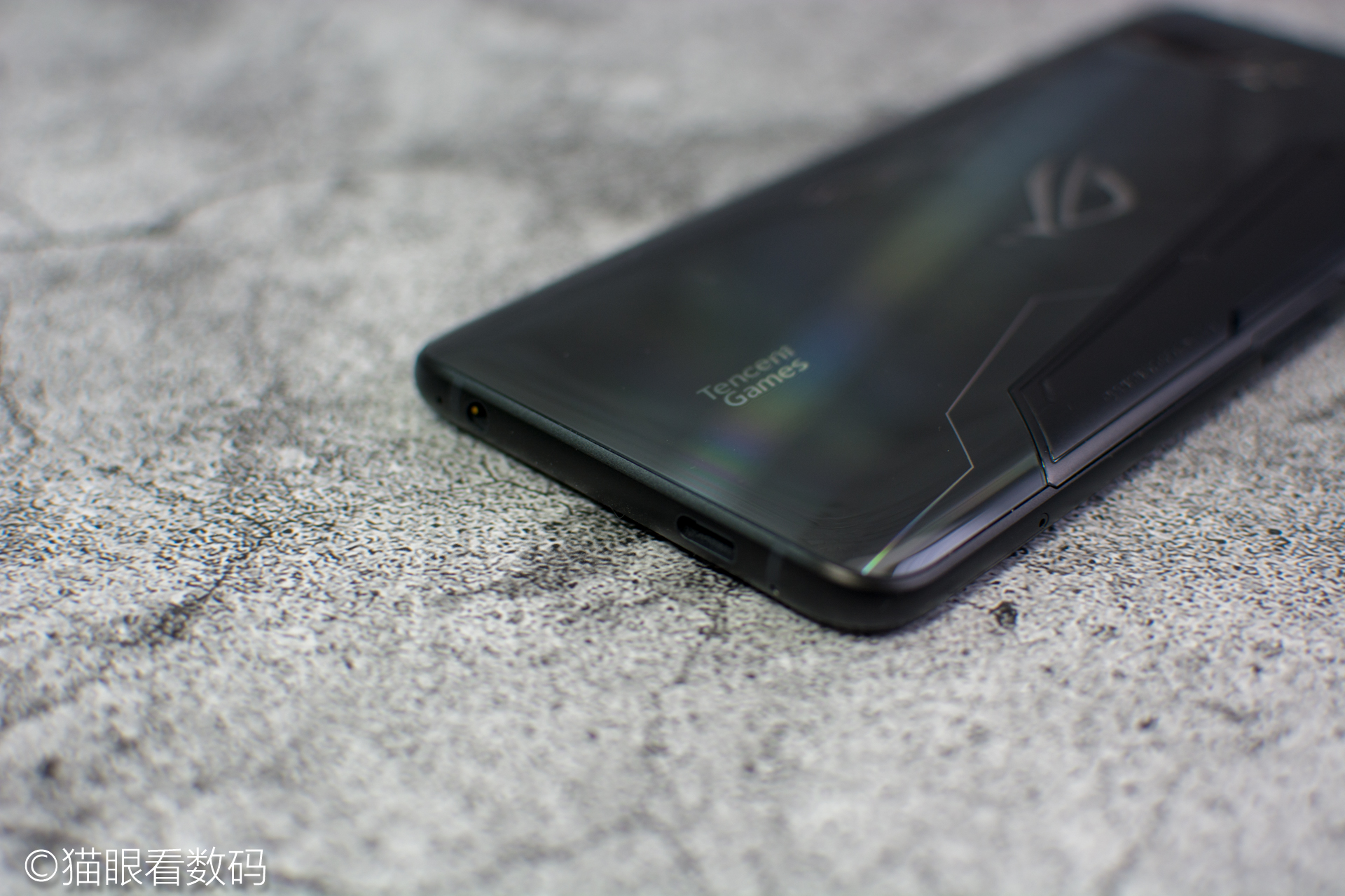 华硕rog2顶配开箱,华硕rog2至尊版测评