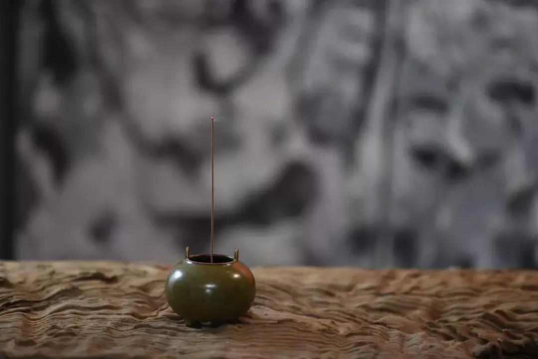 记者采访瓷器收藏家,记者采访杯具收藏家