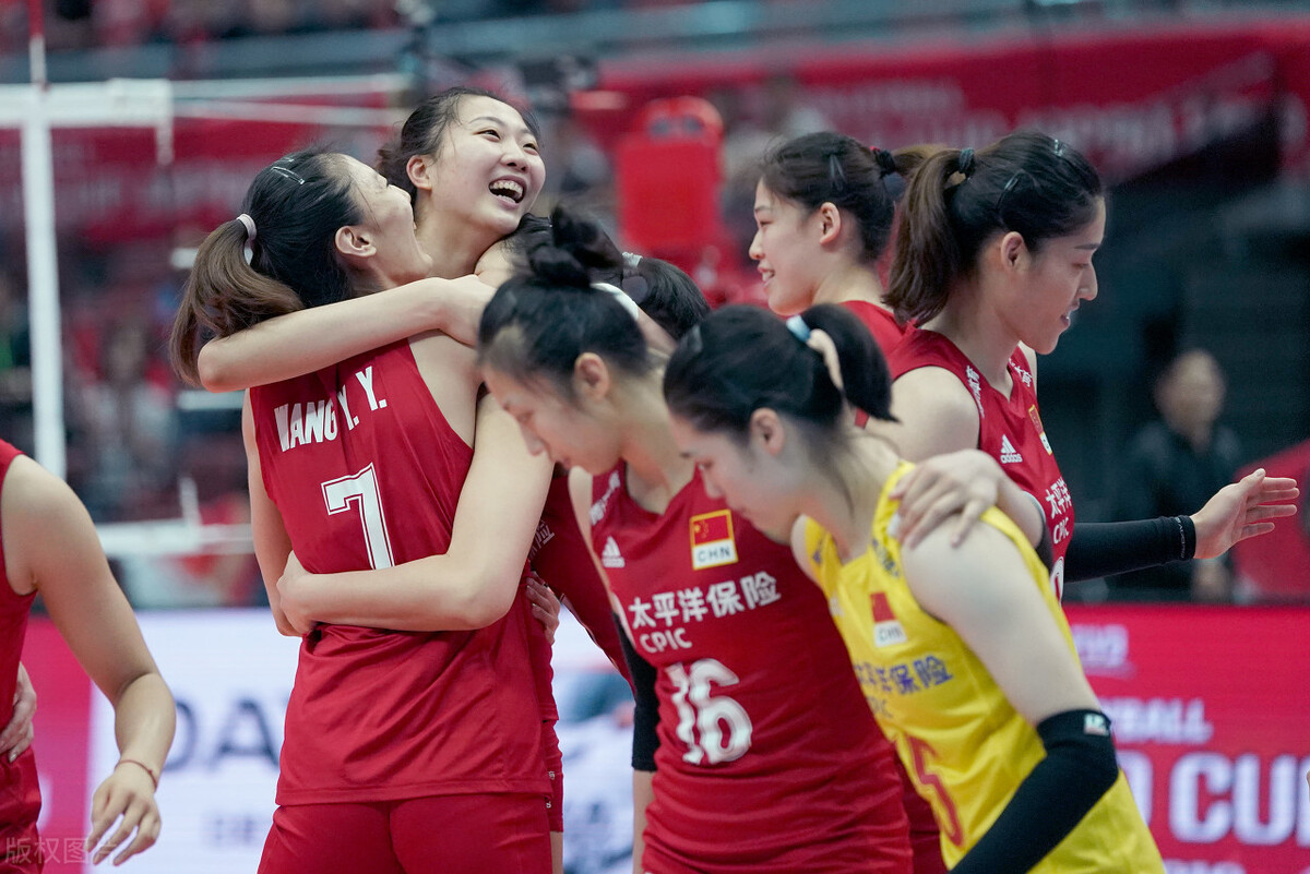 中国女排副攻背后的战术,女排李盈莹心理分析