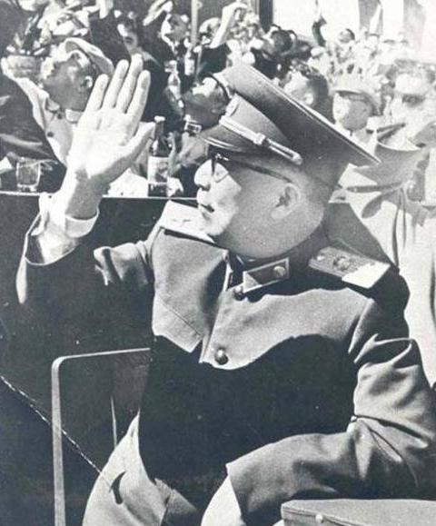 中国第一枚导弹在哪一年发射成功,1962年发射第一颗导弹的图片