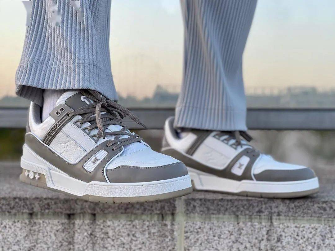 红血品牌浪凡,中国李宁最新联名款