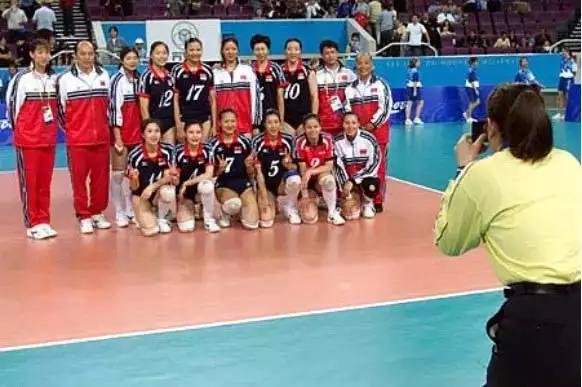 中国女排奋斗经历简短20字,排球运动简史中国女排