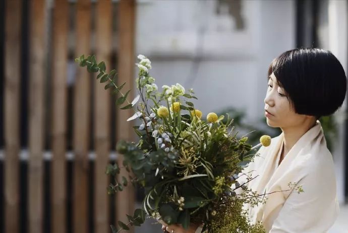 她辞去总监回家扶贫后续,她辞去总监回家扶贫结局