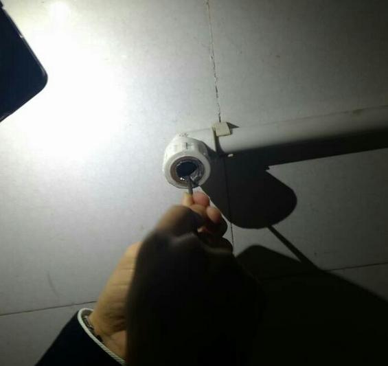 水龙头拧断了怎么办？老师傅教我一招，1分钟不到轻松取出断丝