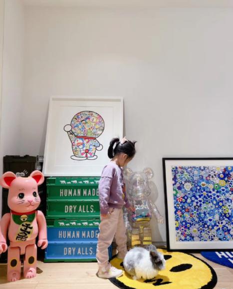 陈赫晒女儿新照对张子萱温情浪漫,陈赫和小朋友的照片