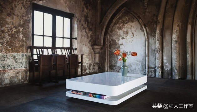 罗纳德·诺尔的白色简约家具：RKNL系列