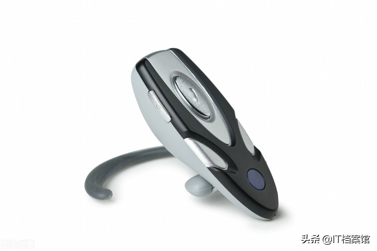 如何让无线耳机留在我们的耳朵里,不会轻易掉下来?