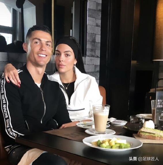 c罗和女友乔治娜惊艳写真图片,乔治娜和c罗的甜蜜瞬间