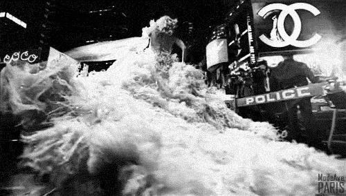 chanel这衣服贵吗,有钱有品位的女生穿什么衣服