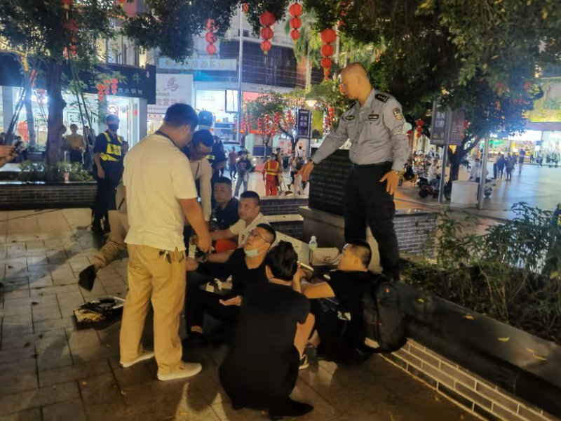 90余年轻女性掉入“高薪招聘整容上岗”陷阱，罗湖警方打掉一个招工美容诈骗恶势力团伙