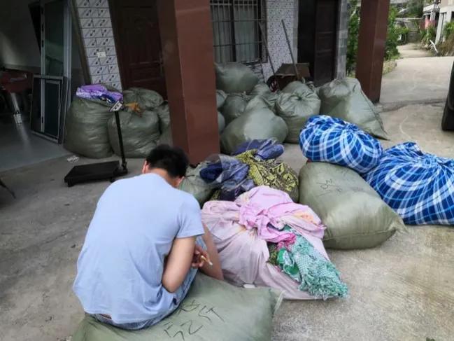 旧衣服回收加工厂前景如何,怎么开旧衣服回收门店