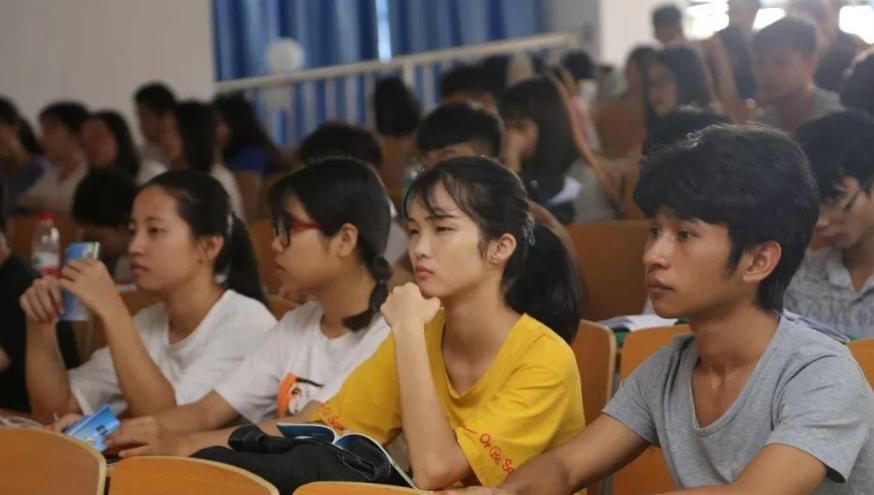 大学课程绩点多少才是没挂科,大一新生一点没学怕挂科