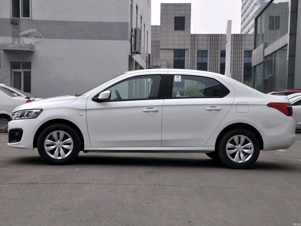 雪铁龙爱丽舍手动低配落地多少钱,雪铁龙爱丽舍2016款手动裸车价