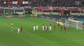 莱万23岁数据,波兰神锋3球戴帽创纪录