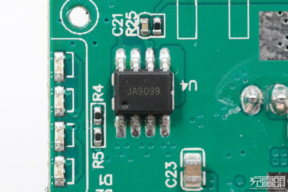 羽博充移动电源拆解,羽博20w快充头拆解