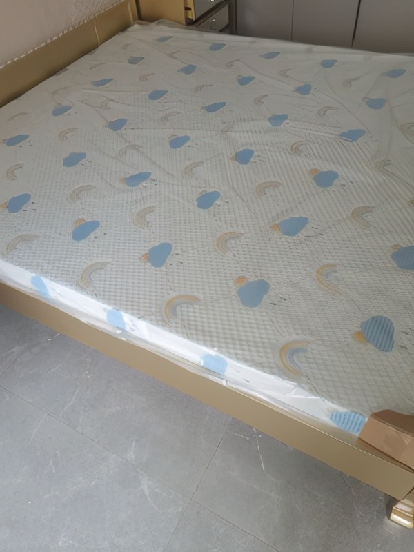 苏老伯纤维床垫,乳胶床垫泰国原装进口85d