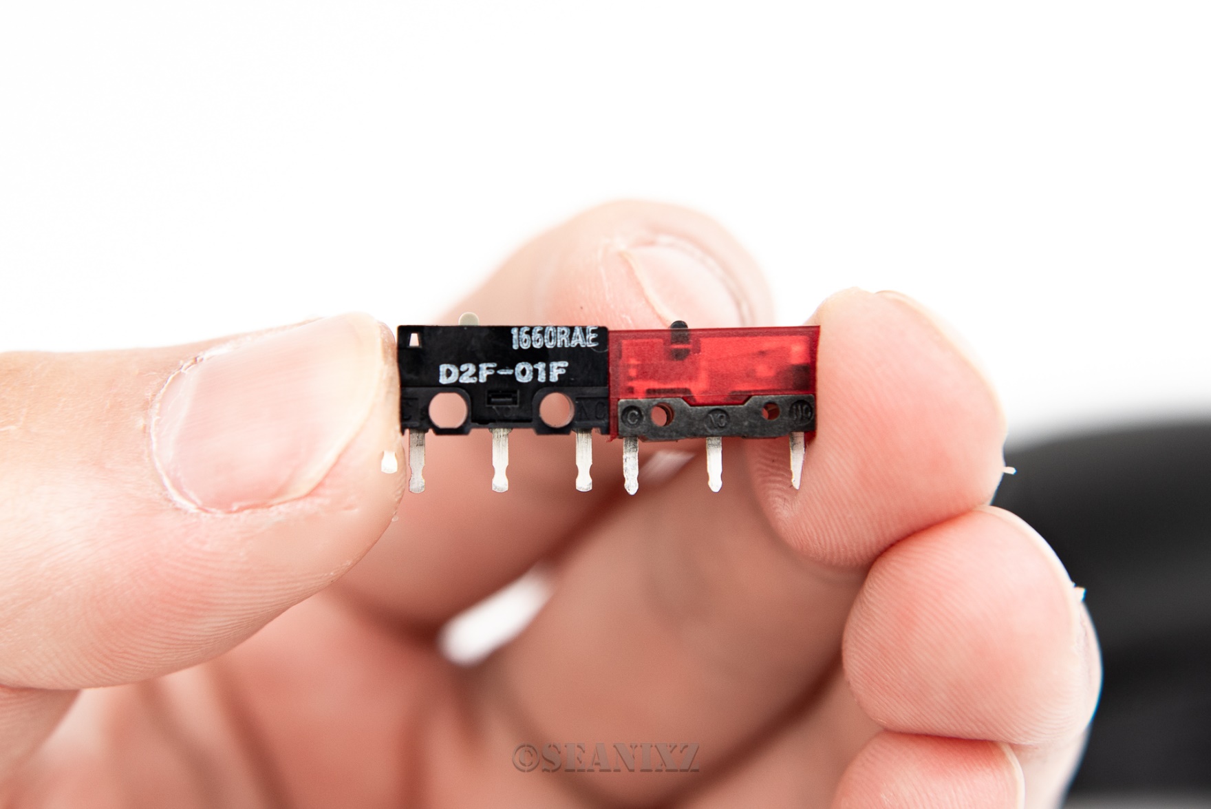 即插式微动鼠标,rog月刃无线鼠标适合大手吗