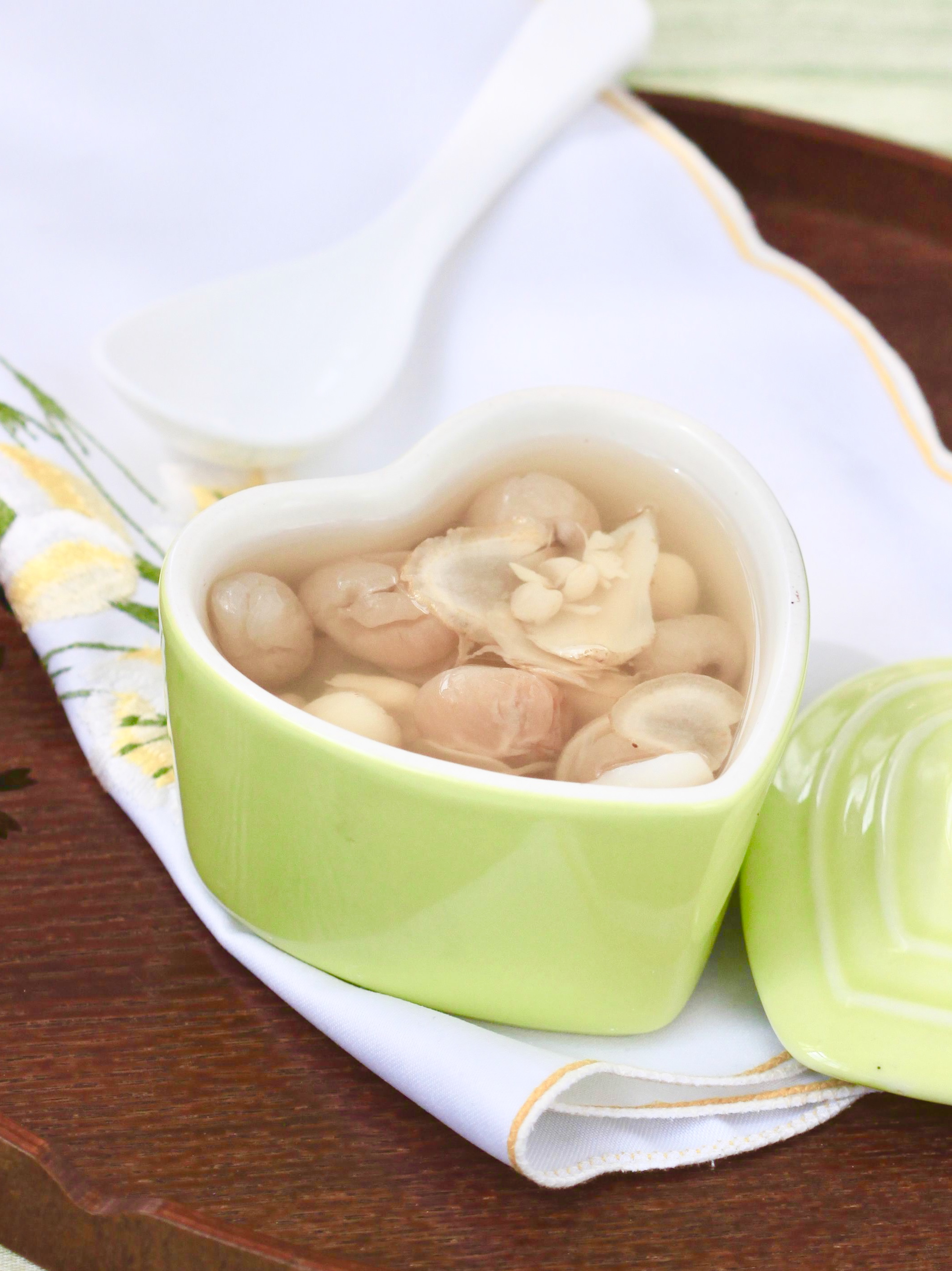 煲汤和隔水炖哪个更好,明火隔水炖盅炖粥的使用方法